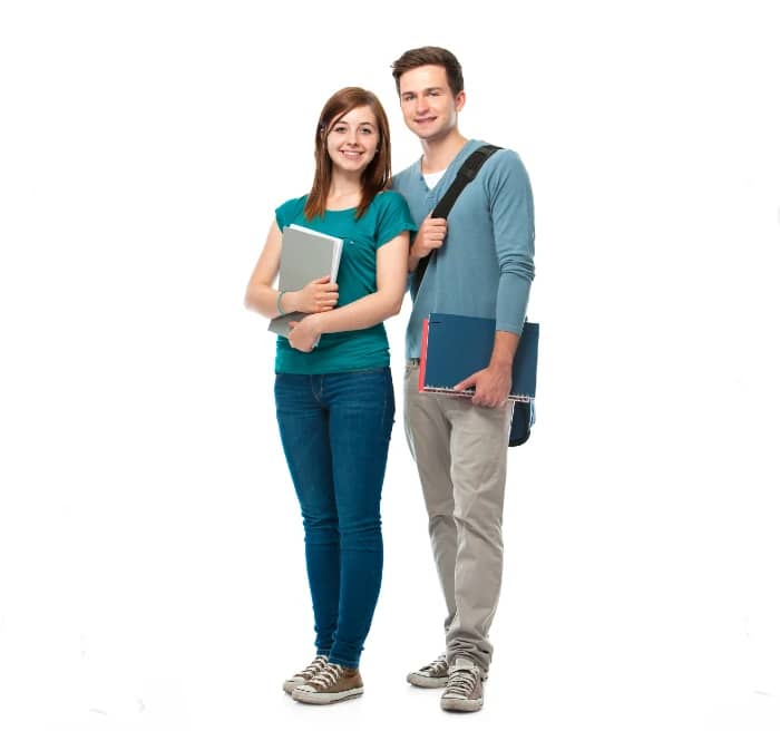 Dos adolescentes alumnos de B1 B2 C1 en Walken School 